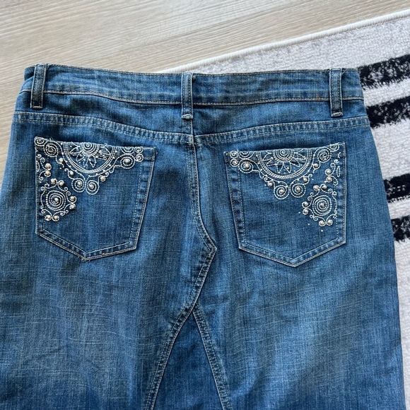 Baccini Embroidered Denim Maxi Skirt Boho Western Y2K Studded Jean Skirt Size 10 - Picture 3 of 8